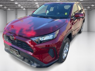 Used 2022 Toyota RAV4 LE image 1