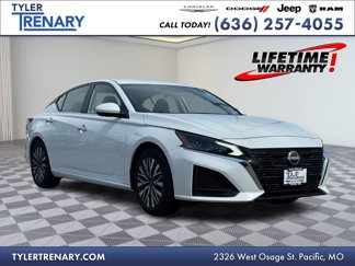 Used 2023 Nissan Altima 2.5 SV image 1