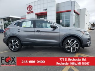 Used 2021 Nissan Rogue Sport SL w/ Premium Package image 1