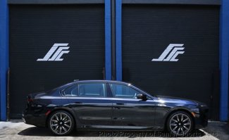 Used 2025 BMW i7 M70 image 1