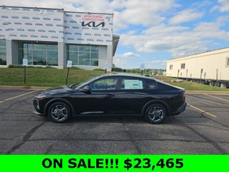 New 2025 Kia K4 LXS image 1
