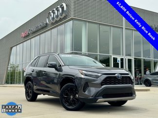 Used 2022 Toyota RAV4 SE image 1