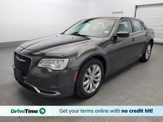 Used 2017 Chrysler 300 Limited image 1