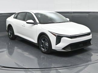 Used 2025 Kia K4 LXS image 1
