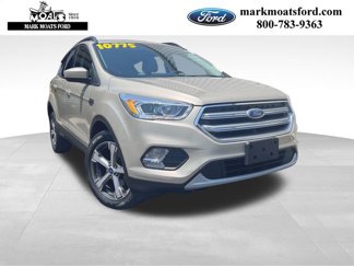 Used 2017 Ford Escape SE w/ Equipment Group 201A image 1