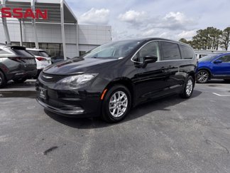 Used 2023 Chrysler Voyager LX image 1