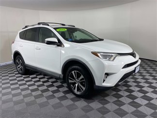 Used 2018 Toyota RAV4 XLE image 1