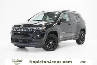 Used 2022 Jeep Compass Latitude image 1