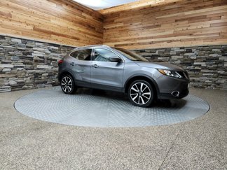 Used 2017 Nissan Rogue Sport SL w/ SL Premium Package image 1