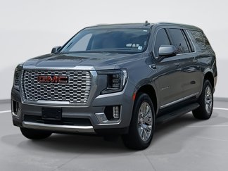 Used 2021 GMC Yukon XL Denali image 1
