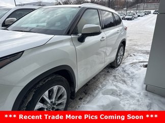 Used 2020 Toyota Highlander Limited image 1