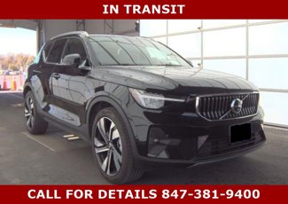 Used 2025 Volvo XC40 B5 Plus image 1