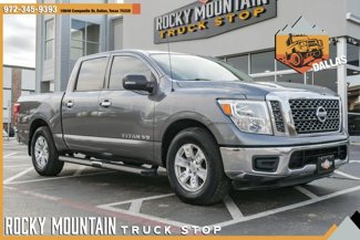 Used 2018 Nissan Titan SV image 1
