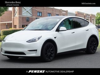 Used 2022 Tesla Model Y Long Range image 1