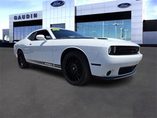 Used 2019 Dodge Challenger SXT w/ Blacktop Package image 1