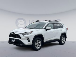 Used 2020 Toyota RAV4 XLE image 1