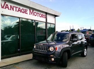 Used 2017 Jeep Renegade Latitude w/ Cold Weather Group image 1