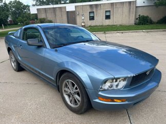 Used 2005 Ford Mustang Coupe image 1