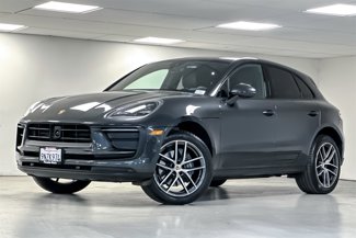 Certified 2024 Porsche Macan image 1
