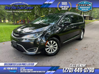Used 2017 Chrysler Pacifica Touring-L image 1