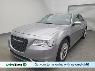 Used 2017 Chrysler 300 C image 1