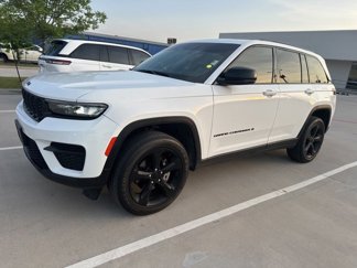 Used 2024 Jeep Grand Cherokee Altitude image 1
