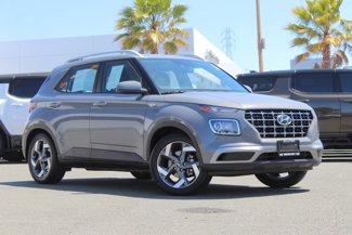 Used 2022 Hyundai Venue SEL image 1