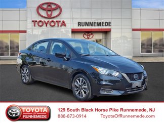 Used 2022 Nissan Versa SV image 1