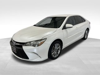 Used 2016 Toyota Camry image 1