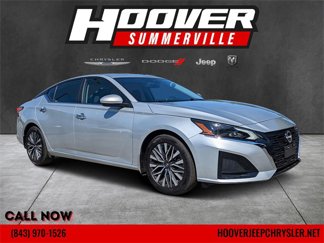 Used 2023 Nissan Altima 2.5 SV image 1