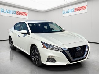 Used 2021 Nissan Altima 2.5 SV image 1