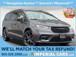 Used 2021 Chrysler Pacifica Limited w/ Uconnect Theater Family Group image 1