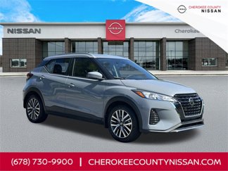 Used 2021 Nissan Kicks SV image 1