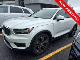 Used 2020 Volvo XC40 T5 Inscription image 1