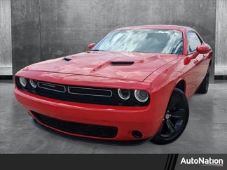 Used 2019 Dodge Challenger SXT image 1