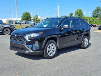 Used 2020 Toyota RAV4 LE image 1