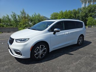 New 2025 Chrysler Pacifica Pinnacle image 1