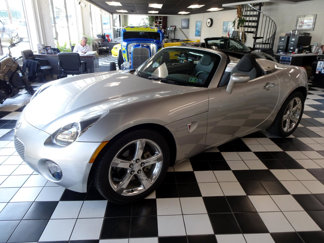 Used 2007 Pontiac Solstice Convertible w/ Preferred Package image 1