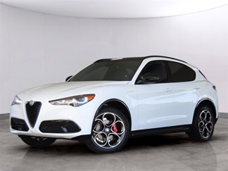 New 2025 Alfa Romeo Stelvio Sprint image 1