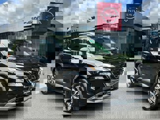 Used 2021 Nissan Rogue SV image 1