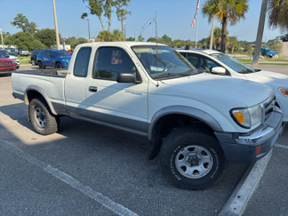 Used 1998 Toyota Tacoma 4x4 Xtracab image 1