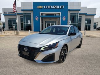 Used 2023 Nissan Altima 2.5 SR image 1