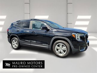 Used 2022 GMC Terrain SLE w/ Driver Convenience Package image 1