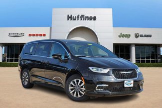 New 2025 Chrysler Pacifica Select image 1