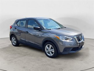 Used 2020 Nissan Kicks S image 1