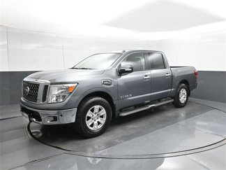 Used 2017 Nissan Titan SV image 1