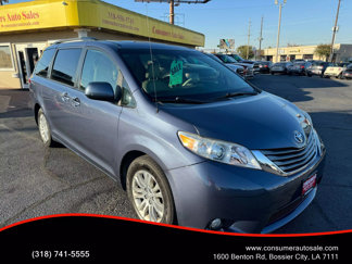 Used 2014 Toyota Sienna XLE image 1
