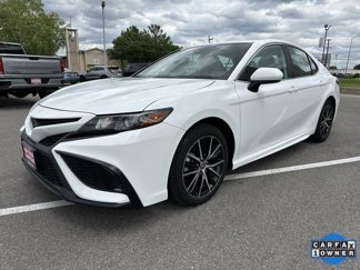 Used 2023 Toyota Camry SE image 1