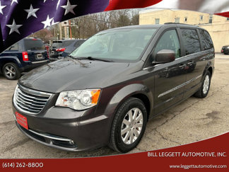 Used 2016 Chrysler Town & Country Touring image 1