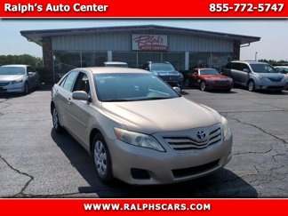 Used 2010 Toyota Camry LE image 1